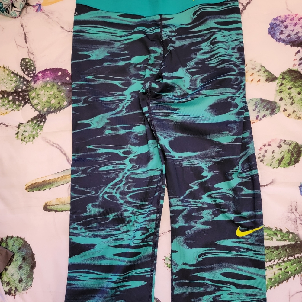 Nike ProCombat Crop Leggings